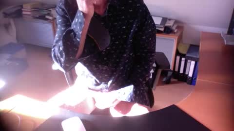 Amor2200 online show from November 2025 11:10:01 AM