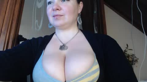 Snapshot of amorelara chatting on January 2025 07:42:02 AM amorelara online show from January 2025 07:42:02 AM