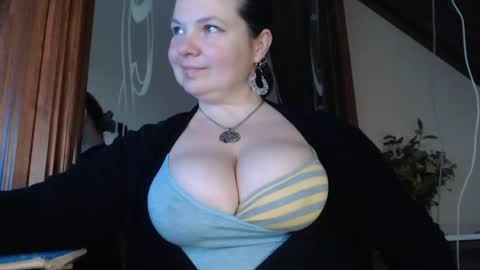 Snapshot of amorelara chatting on January 2025 07:24:02 AM amorelara online show from January 2025 07:24:02 AM