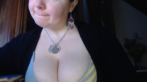 Snapshot of amorelara chatting on February 2025 04:14:01 AM amorelara online show from February 2025 04:14:01 AM