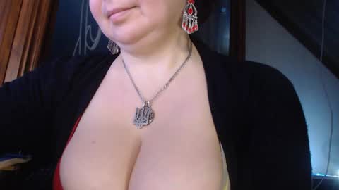 Snapshot of amorelara chatting on February 2025 05:37:01 AM amorelara online show from February 2025 05:37:01 AM