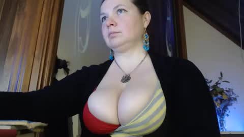 Snapshot of amorelara chatting on February 2025 01:10:02 PM amorelara online show from February 2025 01:10:02 PM