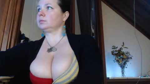 Snapshot of amorelara chatting on February 2025 02:41:01 PM amorelara online show from February 2025 02:41:01 PM