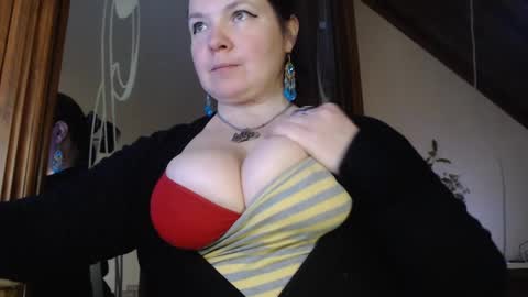 Snapshot of amorelara chatting on March 2025 08:16:01 AM amorelara online show from March 2025 08:16:01 AM