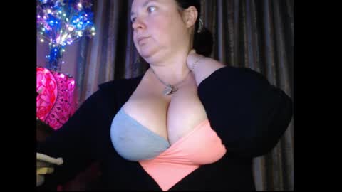 Snapshot of amorelara chatting on September 2025 08:26:01 AM amorelara online show from September 2025 08:26:01 AM