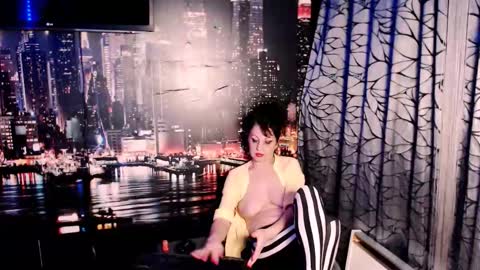 Sarah online show from October 2025 06:31:01 PM