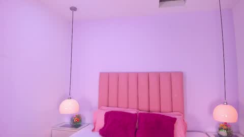 Aleja   online show from November 2025 10:18:02 PM