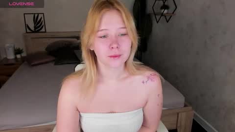 Amy online show from October 2025 11:38:01 PM