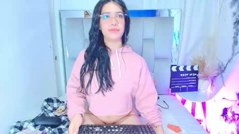 Snapshot of amy_swann chatting on March 2026 01:11:01 PM Amy online show from March 2026 01:11:01 PM