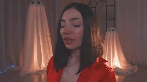 Amy Armstrong online show from October 2025 07:21:02 PM