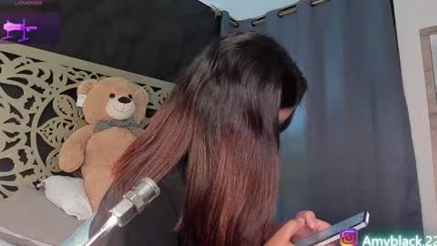 Amy online show from November 2025 12:42:02 AM