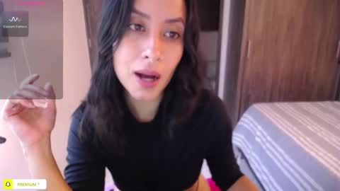 Jenn  online show from September 2025 05:37:01 PM