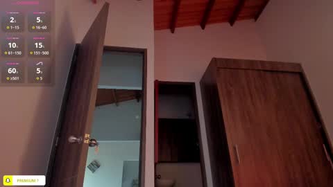 Jenn  online show from October 2025 01:35:02 PM