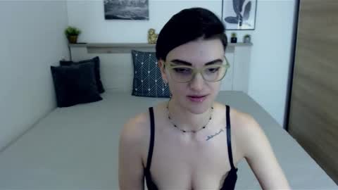Snapshot of amylexy chatting on January 2025 01:11:01 PM Hi there guys  My pleasure in your hands  pvt is open online show from January 2025 01:11:01 PM