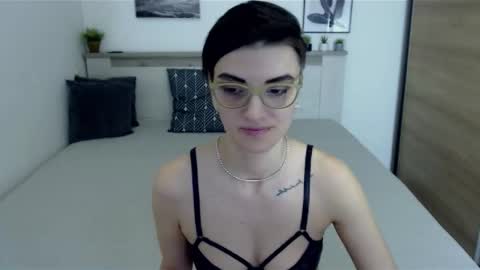 Snapshot of amylexy chatting on February 2025 04:33:01 PM Hi there guys  My pleasure in your hands  pvt is open online show from February 2025 04:33:01 PM