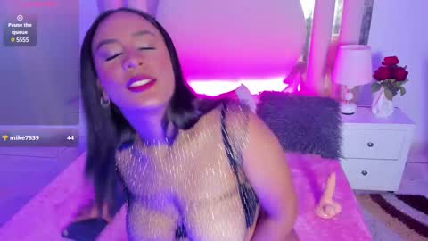 Amy    online show from December 2024 05:37:02 PM