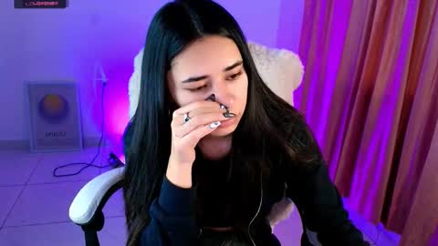 Amy ... Nice to meet u   thumb up me please its important online show from October 2025 04:53:02 AM