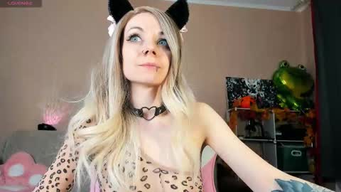 Amy Rose online show from October 2025 08:31:01 PM