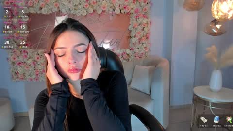 Snapshot of amywoods chatting on January 2025 02:17:01 AM online show from January 2025 02:17:01 AM