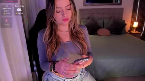 Snapshot of amywoods chatting on November 2025 02:50:01 PM online show from November 2025 02:50:01 PM