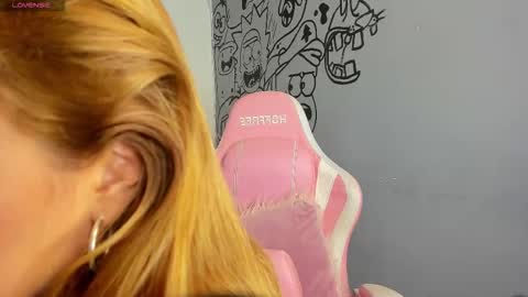 ana_star_ online show from January 2026 11:06:02 PM