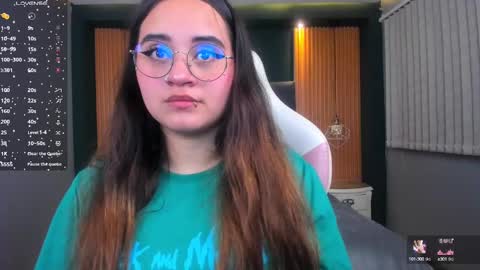 Snapshot of ana_taylor2 chatting on December 2024 08:18:02 PM Ana online show from December 2024 08:18:02 PM