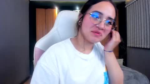 Snapshot of ana_taylor2 chatting on February 2025 01:47:01 AM Ana online show from February 2025 01:47:01 AM