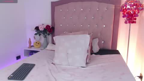 Ana Moon  online show from September 2025 04:34:02 AM