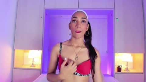 anaacollins_ online show from October 2025 12:02:02 PM