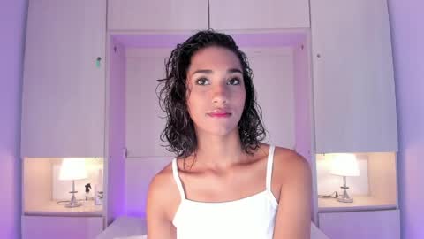 anaacollins_ online show from May 2026 12:35:02 PM