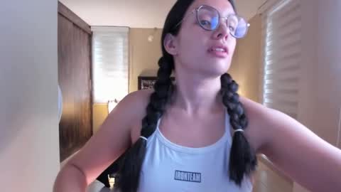 Anabel online show from January 2025 12:44:02 PM