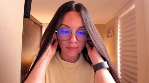 Anabel online show from March 2025 06:12:02 PM