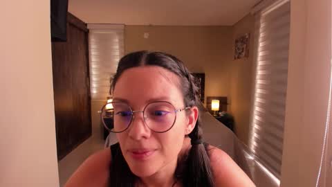 Anabel online show from November 2025 05:12:01 PM