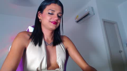 Snapshot of anabellabonariva chatting on December 2024 02:30:02 AM Anabella online show from December 2024 02:30:02 AM