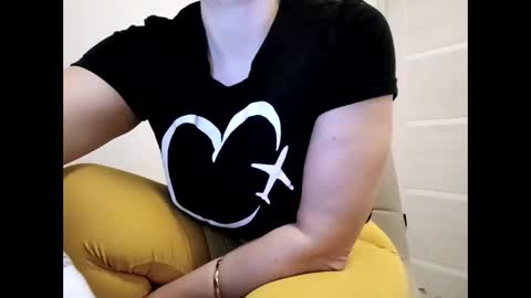 Snapshot of anabellovee chatting on March 2025 05:28:02 PM ANABELLOVEE online show from March 2025 05:28:02 PM