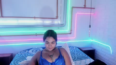 Snapshot of anaelle_bardin chatting on June 2026 12:04:02 PM Anna online show from June 2026 12:04:02 PM