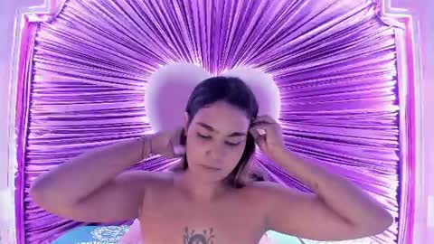 Snapshot of anaelle_bardin chatting on June 2026 03:43:01 PM Anna online show from June 2026 03:43:01 PM