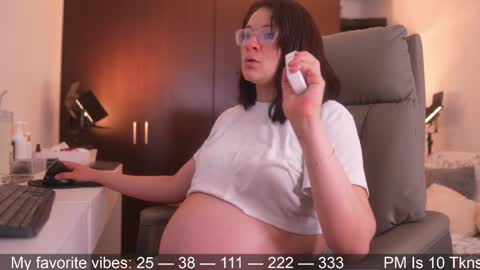 Snapshot of anah_ chatting on April 2026 05:55:01 PM IG Soyanah online show from April 2026 05:55:01 PM