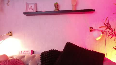 Snapshot of anaise_latif chatting on October 2025 11:43:02 AM Anaise online show from October 2025 11:43:02 AM