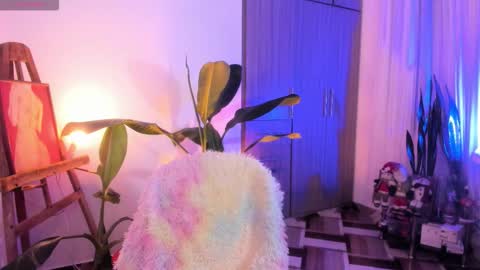 Mariana  online show from November 2025 04:06:01 PM