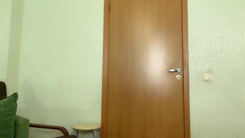 Tiffany and Roger online show from September 2025 04:06:02 AM