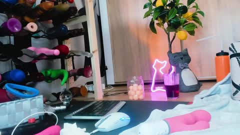       SING UP    JOIN FAN CLUB   FOLLOW     LIKE   online show from December 2024 09:04:02 PM