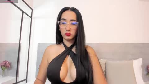 analiawhite online show from October 2025 11:29:01 AM