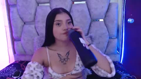 Snapshot of analymilles chatting on December 2025 07:53:02 PM analymilles online show from December 2025 07:53:02 PM