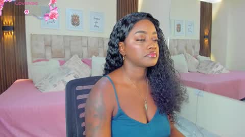 A N A  my connection hours are from 600 pm to 12 pm Colombian time online show from October 2025 10:53:02 PM