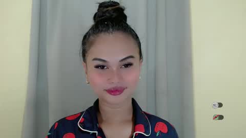 Snapshot of anaruru_ chatting on February 2025 02:27:01 PM ANA online show from February 2025 02:27:01 PM