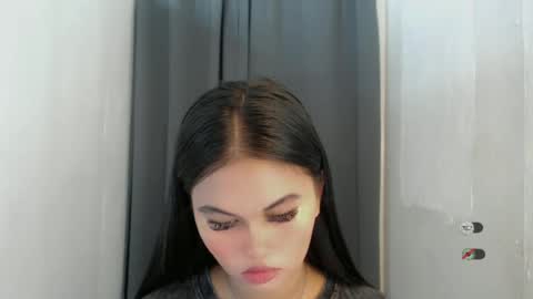 Snapshot of anaruru_ chatting on July 2026 01:24:01 PM ANA online show from July 2026 01:24:01 PM