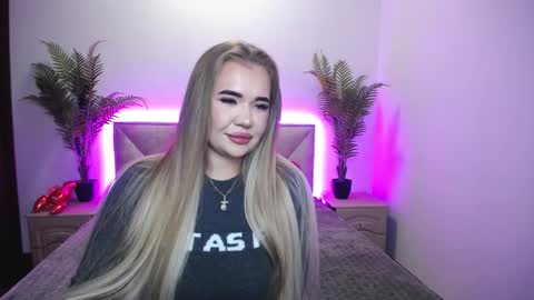 Snapshot of anastacyyellig chatting on October 2025 01:25:01 AM anastacyyellig online show from October 2025 01:25:01 AM