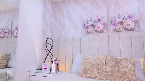Snapshot of anastasia_steelegb chatting on May 2026 11:37:01 AM Mia online show from May 2026 11:37:01 AM