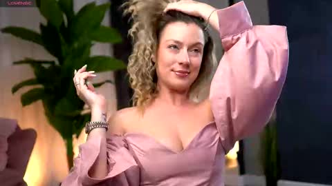 AnastasiaMills online show from December 2025 09:09:02 PM